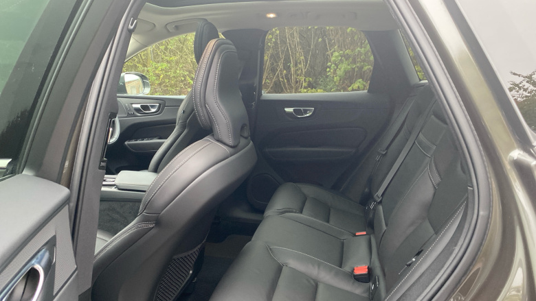 Volvo Xc60 2.0 B5P Inscription Pro 5dr AWD Geartronic Petrol Estate